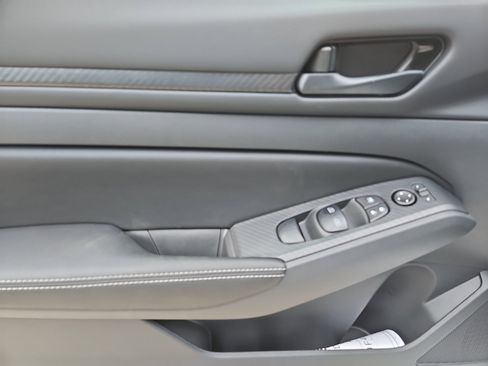 New 2026 Nissan Altima 2.5 SV AWD/4WD image 11