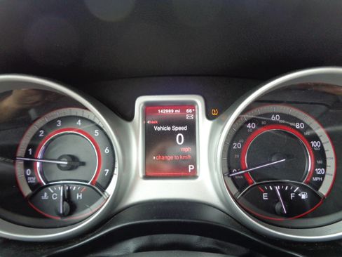 Used 2018 Dodge Journey SE image 18