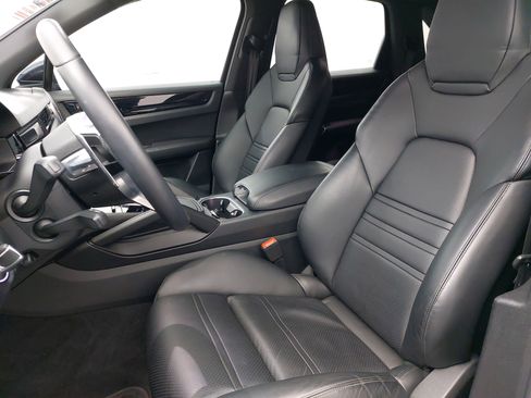 Used 2019 Porsche Cayenne image 17