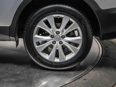 Used 2015 Toyota RAV4 Limited image 10