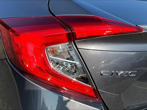 Used 2018 Honda Civic Touring image 23