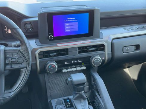 Used 2025 Toyota Tacoma SR5 AWD/4WD image 22