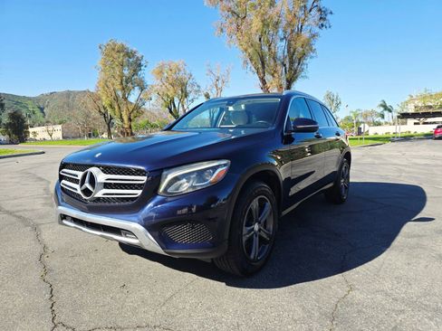 Used 2017 Mercedes-Benz GLC 300 4MATIC image 3
