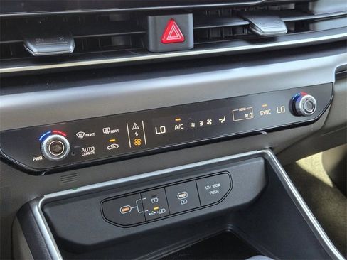 New 2026 Kia Carnival LX image 14