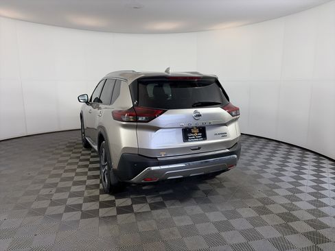 Used 2021 Nissan Rogue Platinum image 8