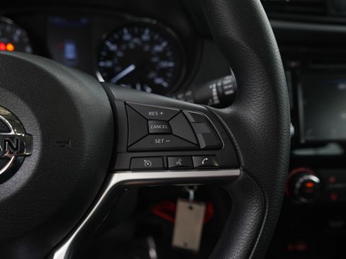 Used 2018 Nissan Rogue S image 19