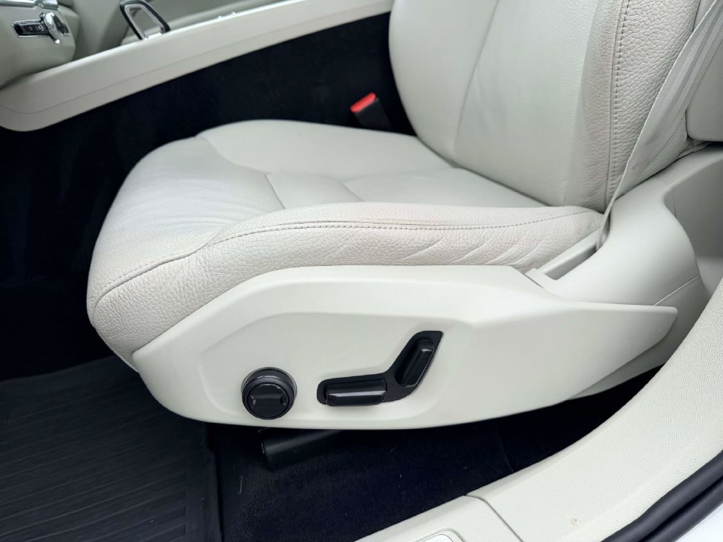 Used 2024 Volvo XC60 B5 Plus w/ Protection Package Premier AWD/4WD image 19