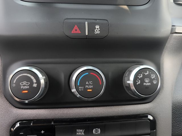 Used 2022 RAM 3500 Tradesman w/ Chrome Appearance Group AWD/4WD image 31