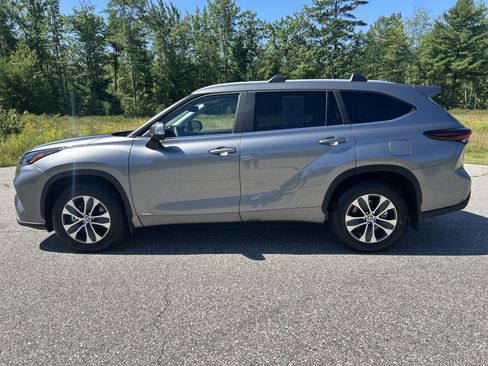 Used 2026 Toyota Highlander XLE AWD/4WD image 8