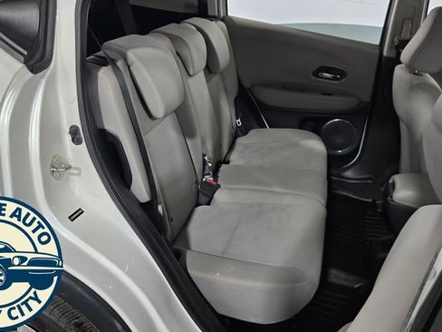 Used 2018 Honda HR-V EX image 33