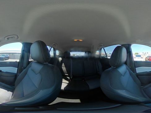 Used 2025 Chevrolet Trax LT image 41