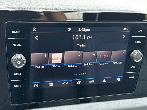 Used 2025 Volkswagen Jetta SE FWD image 18