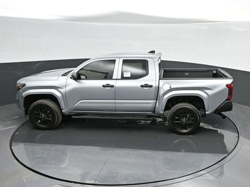 Used 2025 Toyota Tacoma SR image 34