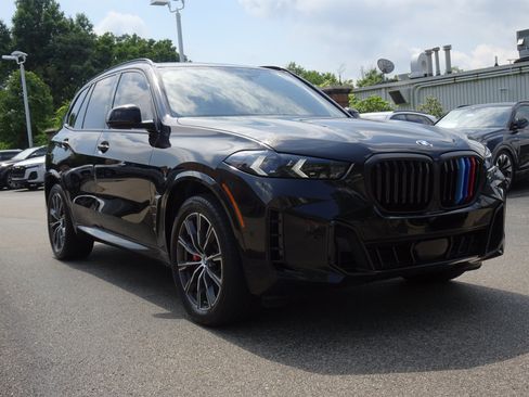Used 2024 BMW X5 xDrive40i w/ M Sport Package AWD/4WD image 6