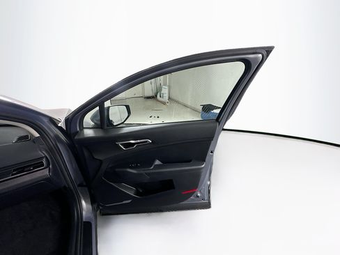 Used 2025 Kia Sportage LX FWD image 30