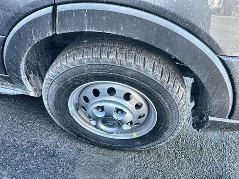 New 2026 Ford Transit 250 148 Medium Roof Extended AWD image 10