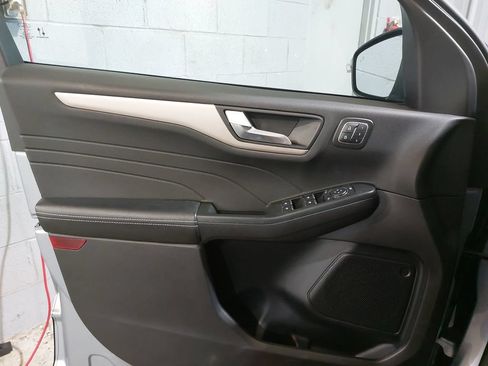 Used 2022 Ford Escape SEL w/ Technology Package FWD image 28