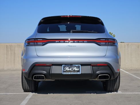 Certified 2025 Porsche Macan image 7