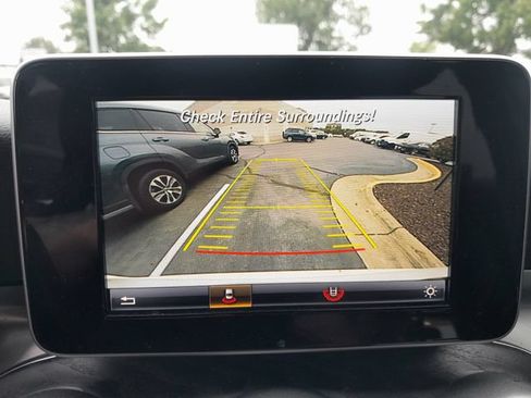 Used 2017 Mercedes-Benz GLC 300 4MATIC image 11