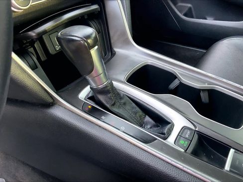 Used 2018 Honda Accord Sport image 16