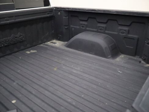 Used 2022 Chevrolet Silverado 1500 High Country w/ Technology Package image 25