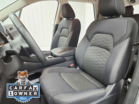 Used 2025 Nissan Pathfinder SV AWD/4WD image 19