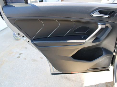 Certified 2023 Volkswagen Tiguan SE R-Line image 21