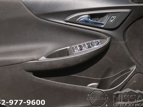 Used 2023 Chevrolet Malibu LT FWD image 11