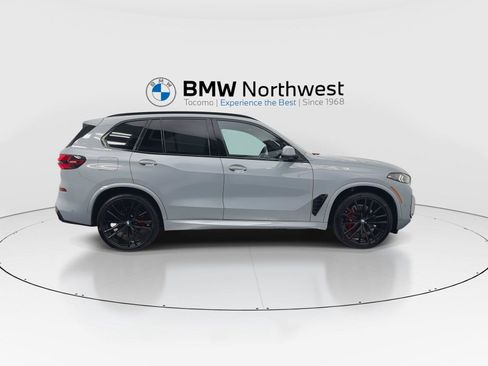 Used 2024 BMW X5 xDrive40i w/ M Sport Package AWD/4WD image 5