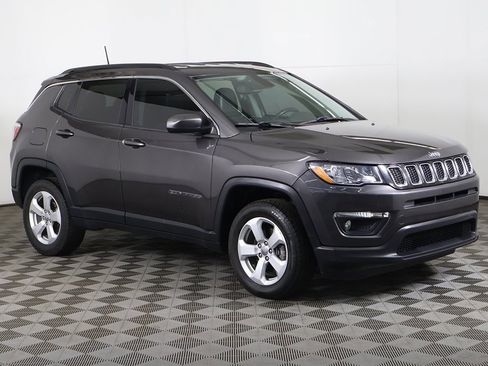 Used 2020 Jeep Compass Latitude w/ Cold Weather Group image 2