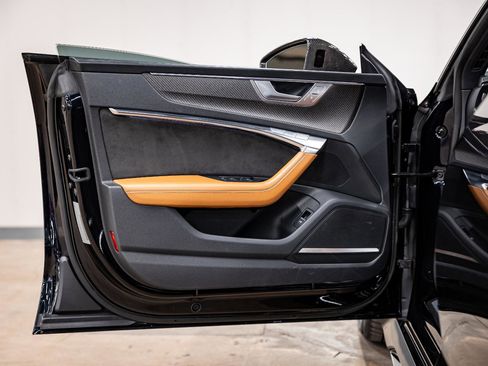 Used 2021 Audi RS 7 Sportback image 36