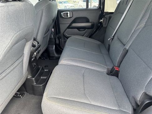 Used 2024 Jeep Wrangler Unlimited Sahara image 16