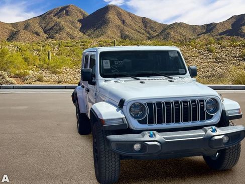 Certified 2024 Jeep Wrangler Unlimited Sahara AWD/4WD image 5