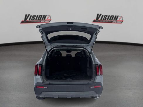 Certified 2022 Kia Sorento S w/ Panoramic Sunroof Package image 11