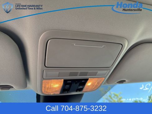 Used 2025 Honda Odyssey EX-L image 34