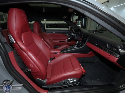 Used 2018 Porsche 911 Turbo S image 20