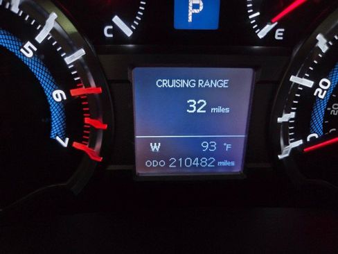Used 2017 Toyota 4Runner TRD Off-Road Premium AWD/4WD image 41