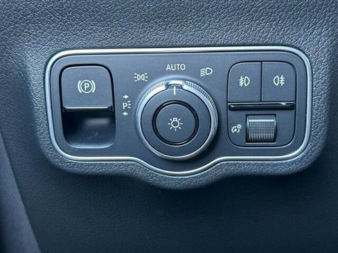 Used 2025 Mercedes-Benz GLA 250 4MATIC image 33