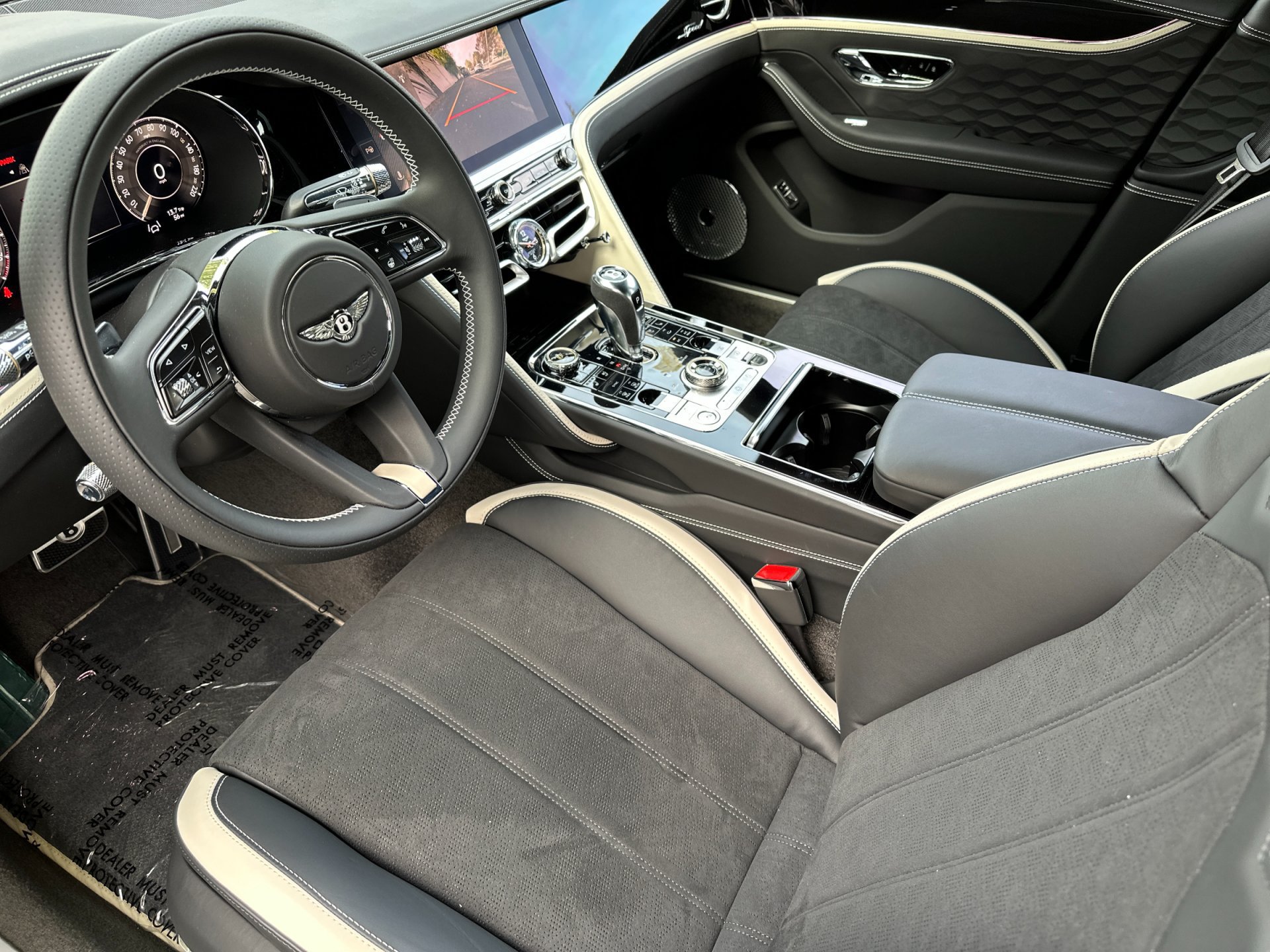 Used 2025 Bentley Flying Spur Plug-In Hybrid AWD/4WD image 13