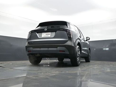 Used 2025 Nissan Kicks SV w/ Charging Package FWD image 30