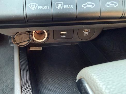 Used 2024 Hyundai Elantra SEL FWD image 14