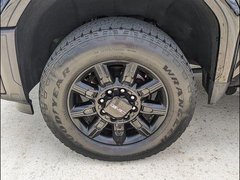 Used 2024 GMC Sierra 2500 AT4 w/ AT4 Premium Plus Package AWD/4WD image 17
