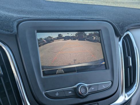 Used 2022 Chevrolet Equinox LS w/ LS Convenience Package image 28