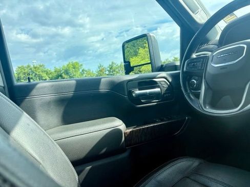 Used 2020 GMC Sierra 2500 Denali w/ Denali Ultimate Package AWD/4WD image 24