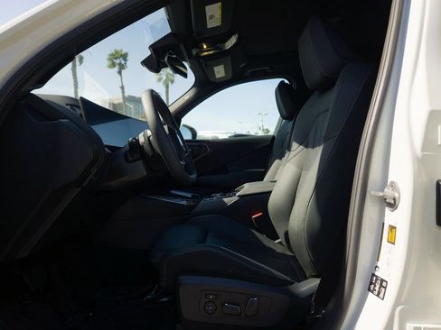 Used 2025 BMW X3 xDrive30i w/ Convenience Package image 7