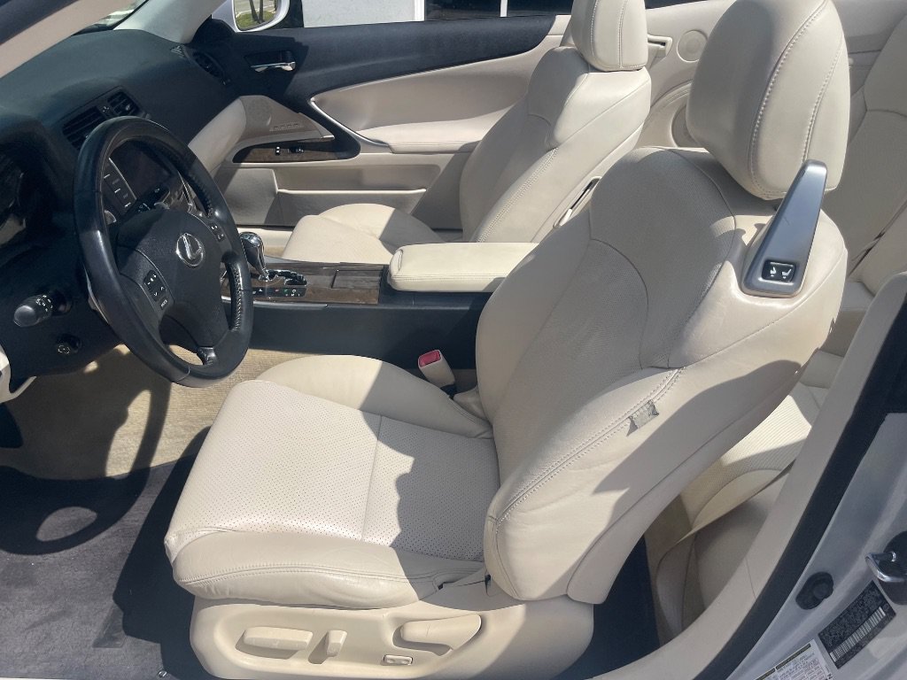 Used 2010 Lexus IS 350C RWD image 39