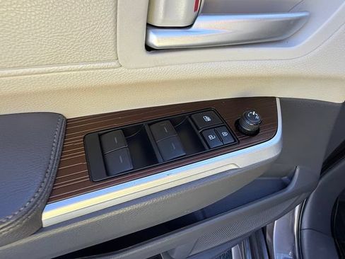 Used 2021 Toyota Sienna XLE FWD image 14