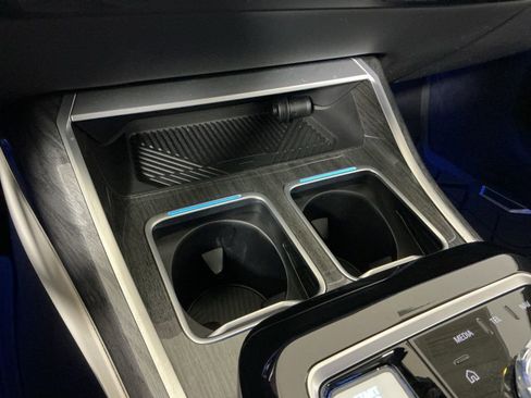 Certified 2024 BMW i7 xDrive60 image 15