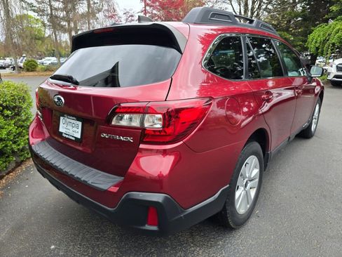 Used 2018 Subaru Outback 2.5i Premium AWD/4WD image 4