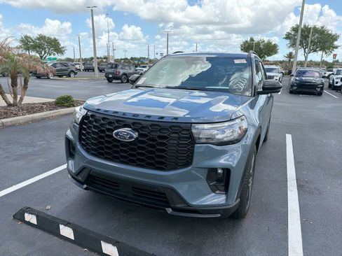 Used 2025 Ford Explorer ST-Line w/ Premium Package image 16